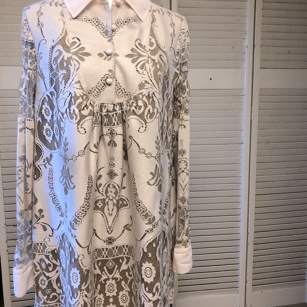 Beautiful Anna Sui lace dress. Deep tan lined with cream lace.  Size M.